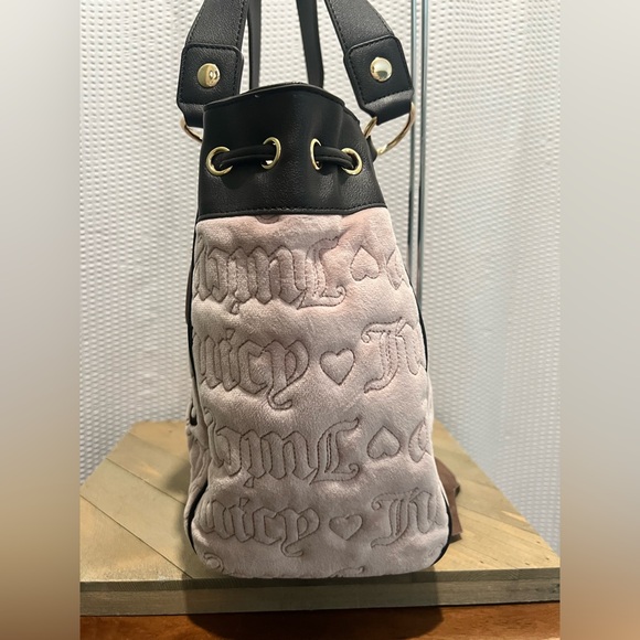 Juicy Couture Black and Cream Tote with Pink Accents - Picture 2 of 10